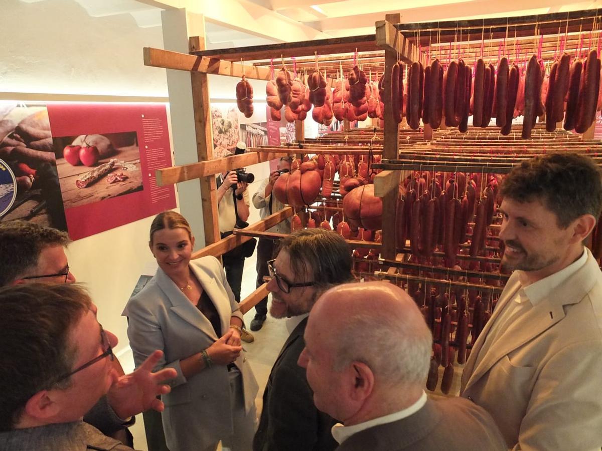 Otra  imagen de la visita al museo.