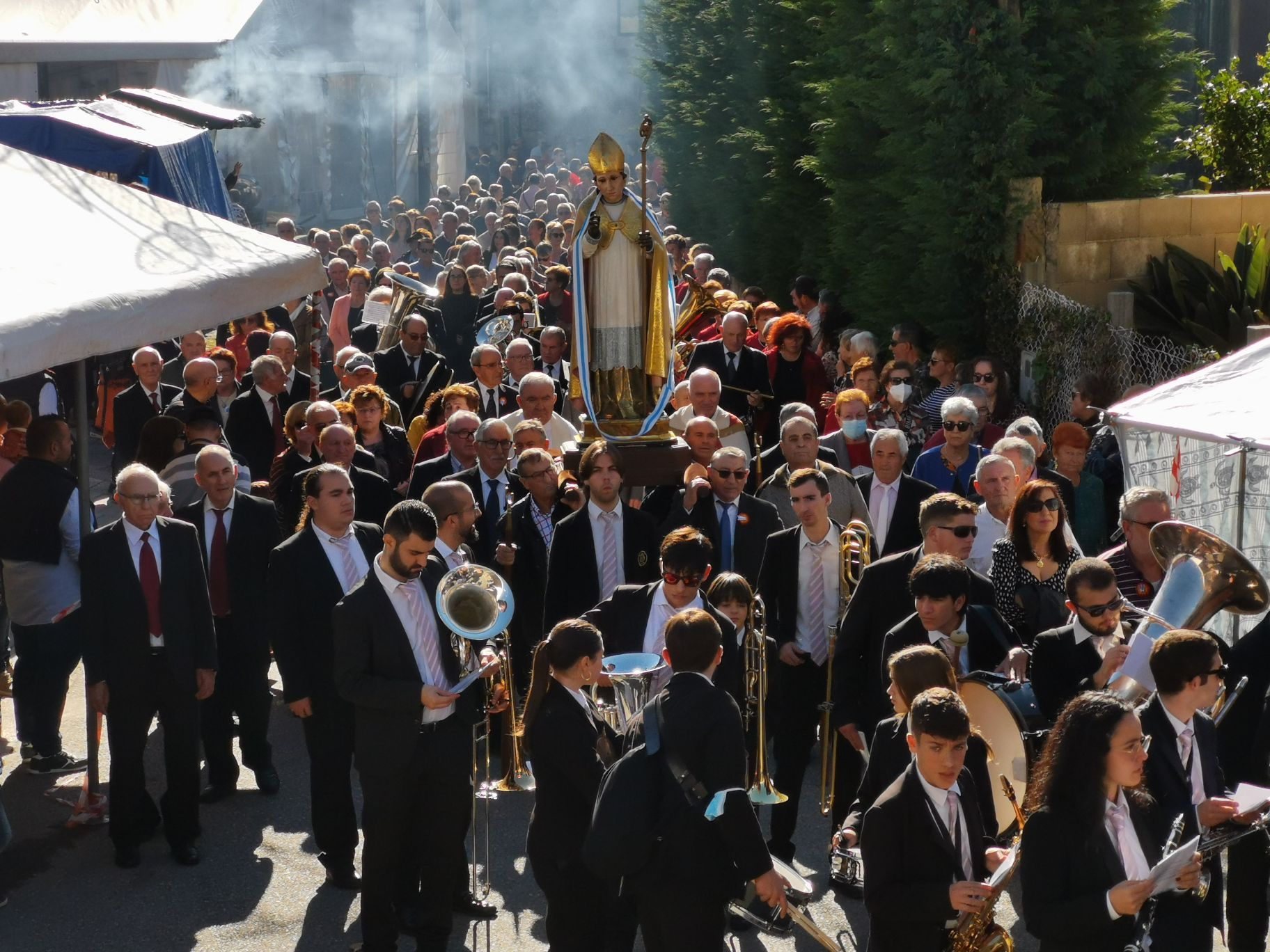 Fe y comida arropan al San Martiño en Moaña