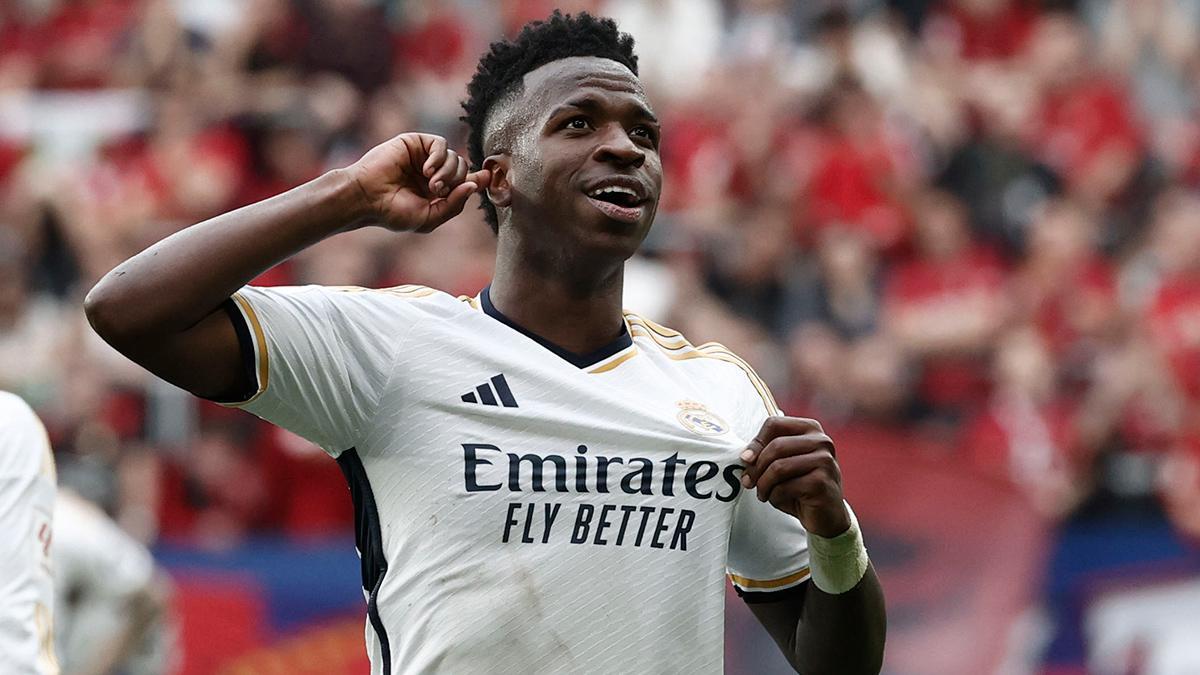 Vinicius celebra un gol en El Sadar