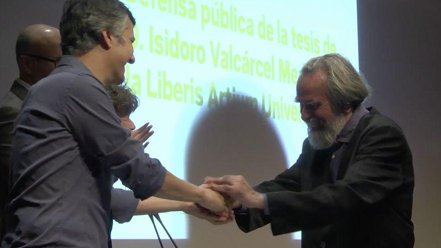 Isidoro Valcárcel Medina, durante la presentación de su tesis.