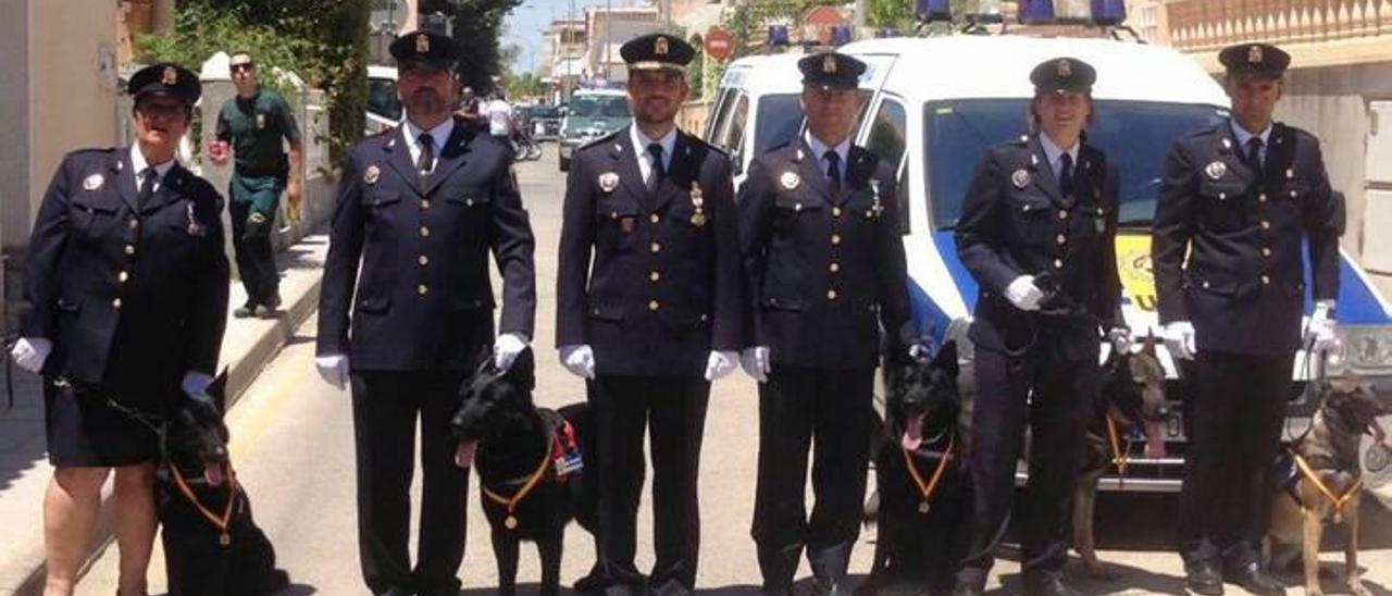 Integrantes de la unidad canina de la Policía Local de Alicante.