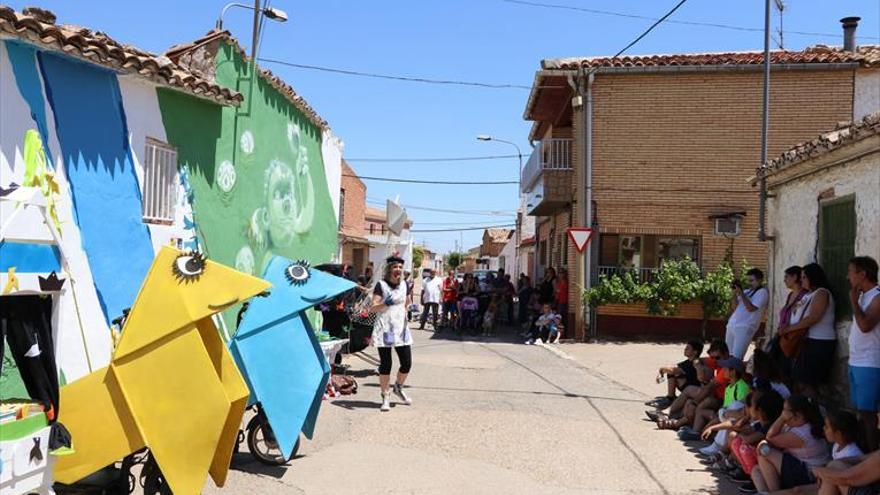 La magia de los cuentos recorre los murales de arte urbano de Alfamén