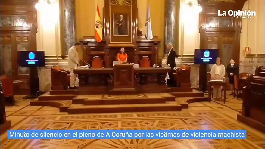 Minuto de silencio en el pleno de A Coruña por las víctimas de violencia machista