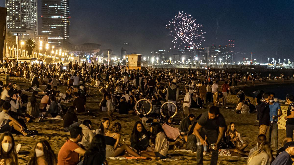 Fiesta de Sant Joan en la Barceloneta.