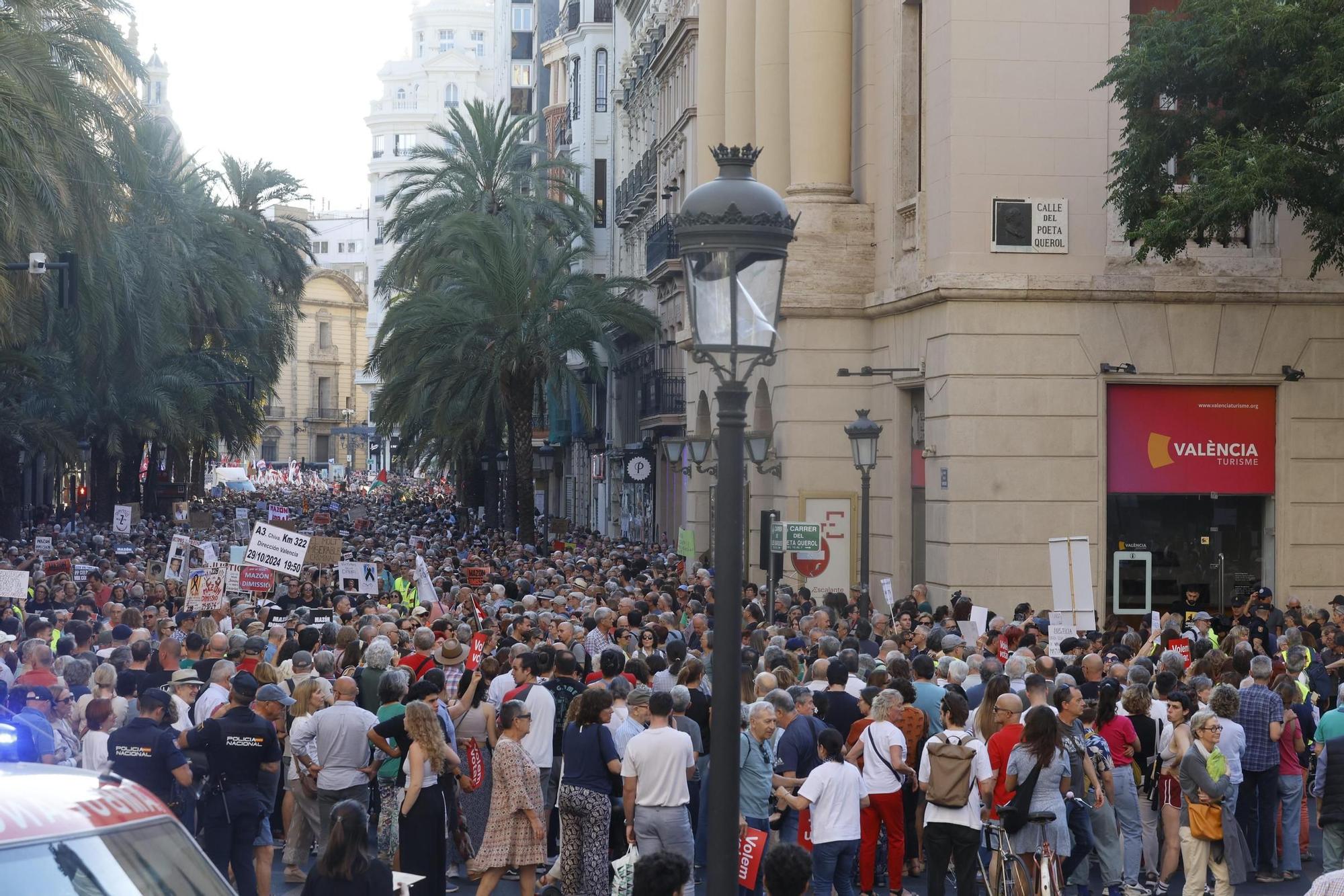 Familiares de las víctimas y afectados por la dana encabezan la manifestación del 29-M
