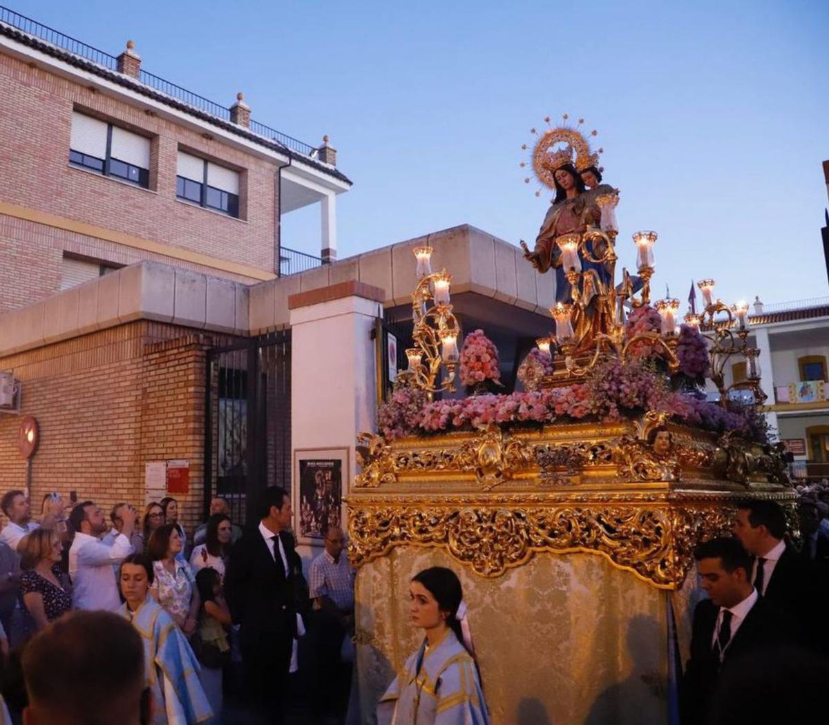 María Auxiliadora sale del Colegio Salesianos de Córdoba. | VÍCTOR CASTRO
