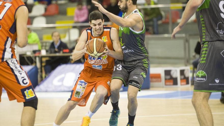 Ángel Hernández, en un partido contra el Cáceres