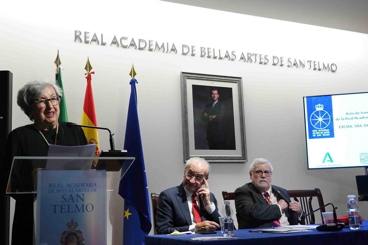 Rosario Camacho, durante su discurso de toma de posesión como presidenta de la Real Academia de Bellas Artes de San Telmo.