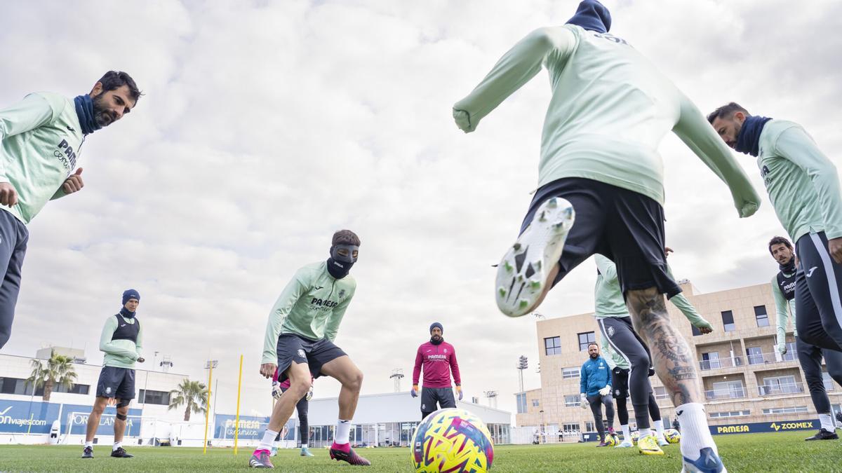 El equipo amarillo preparando el partido en Son Moix