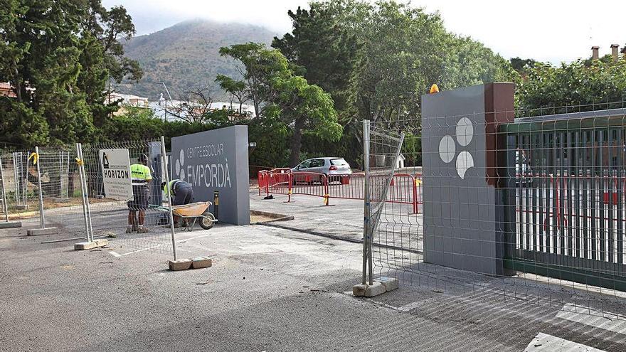 S&#039;ha intervingut als entorns de l&#039;escola Narcís Monturiol i del Centre Escolar Empordà.