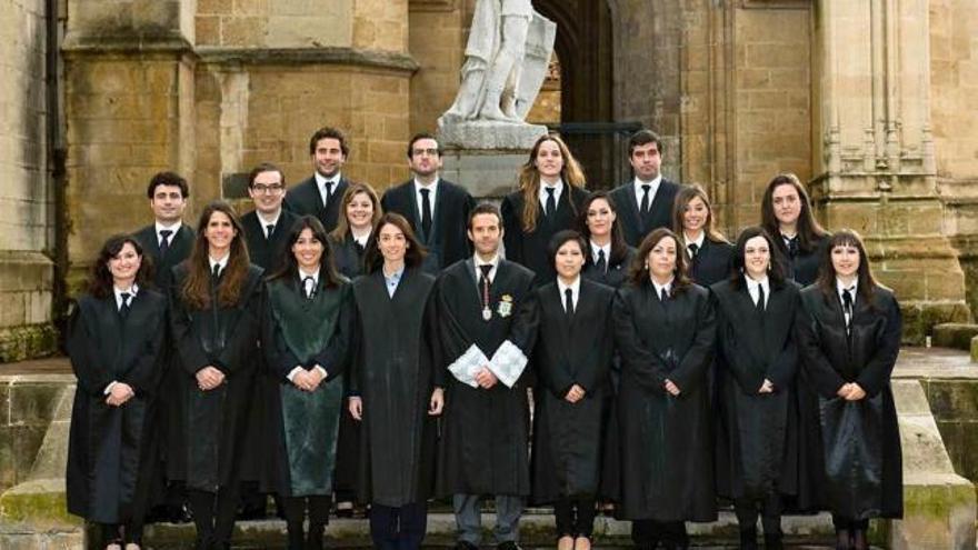 Nuevas togas para el Colegio de Abogados de Oviedo - La Nueva España