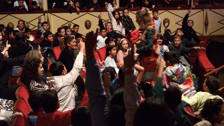Más de un millar de alumnos y alumnas disfrutan del teatro en inglés, en Benavente