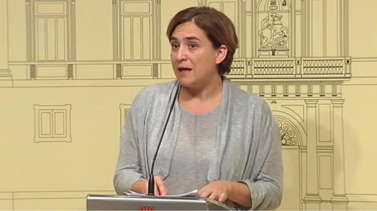 La alcaldesa de Barcelona, Ada Colau, y otros alcades de España estudiarán la acogida de refugiados. 