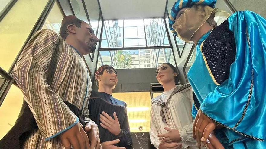 Catarroja ‘estrena’ sus gigantes y nanos restaurados gracias al maratón jotero aragonés