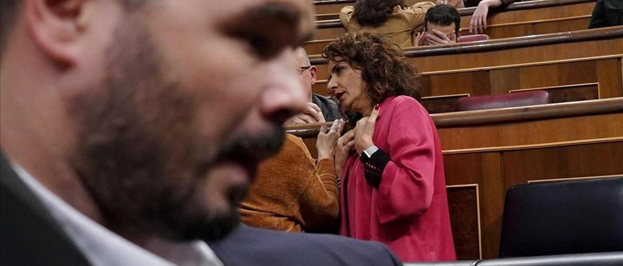 El diputado Rafael Rufián y la ministra de Hacienda, María Jesús Montero, en una imagen de archivo.