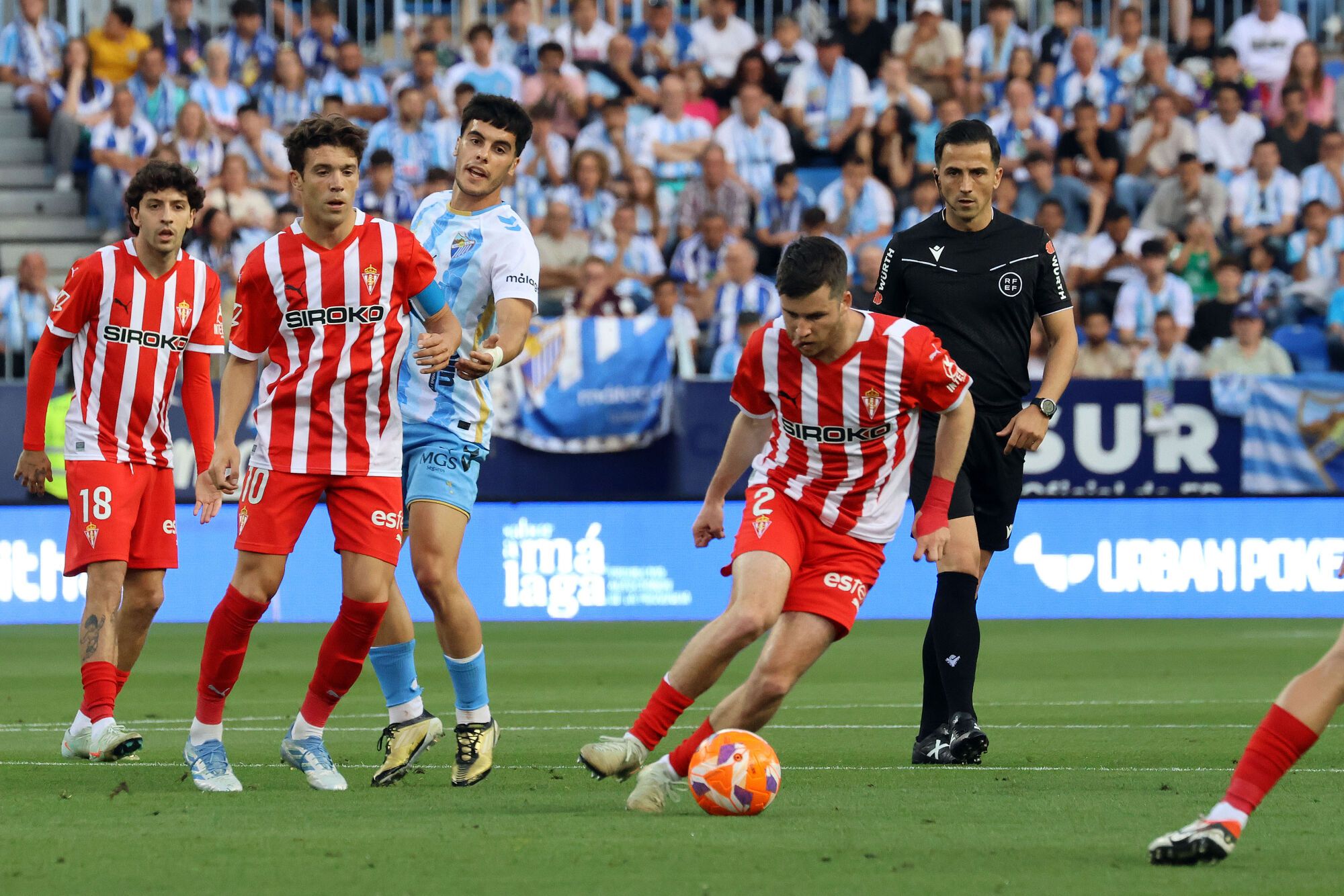EN IMÁGENES: Ambientazo en el Málaga-Sporting disputado en La Rosaleda