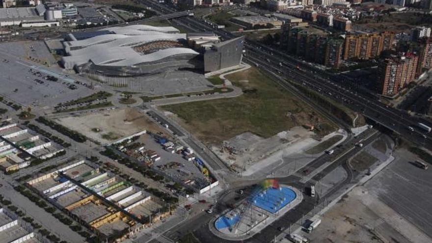 Parcela. El terreno donde se levantará el hotel se encuentra, tal como se aprecia en la imagen, frente a la entrada de palacio.