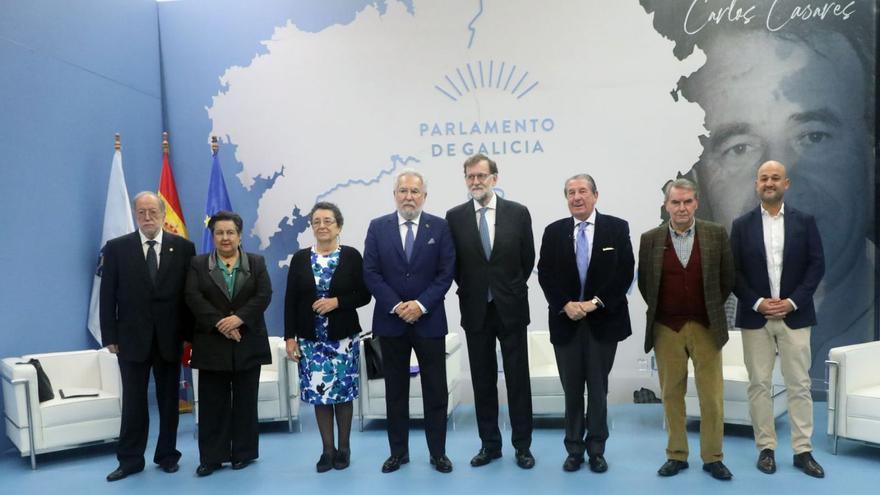 O Parlamento de Galicia homenaxea a Carlos Casares polo 20 cabodano da súa morte