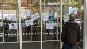 Huelga de las bibliotecas públicas de Barcelona la víspera de Sant Jordi