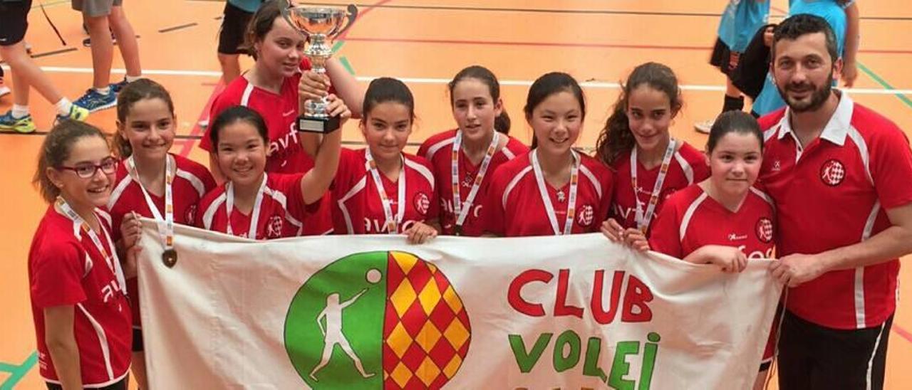 El CV Oliva sube al podio en la fase final provincial alevín