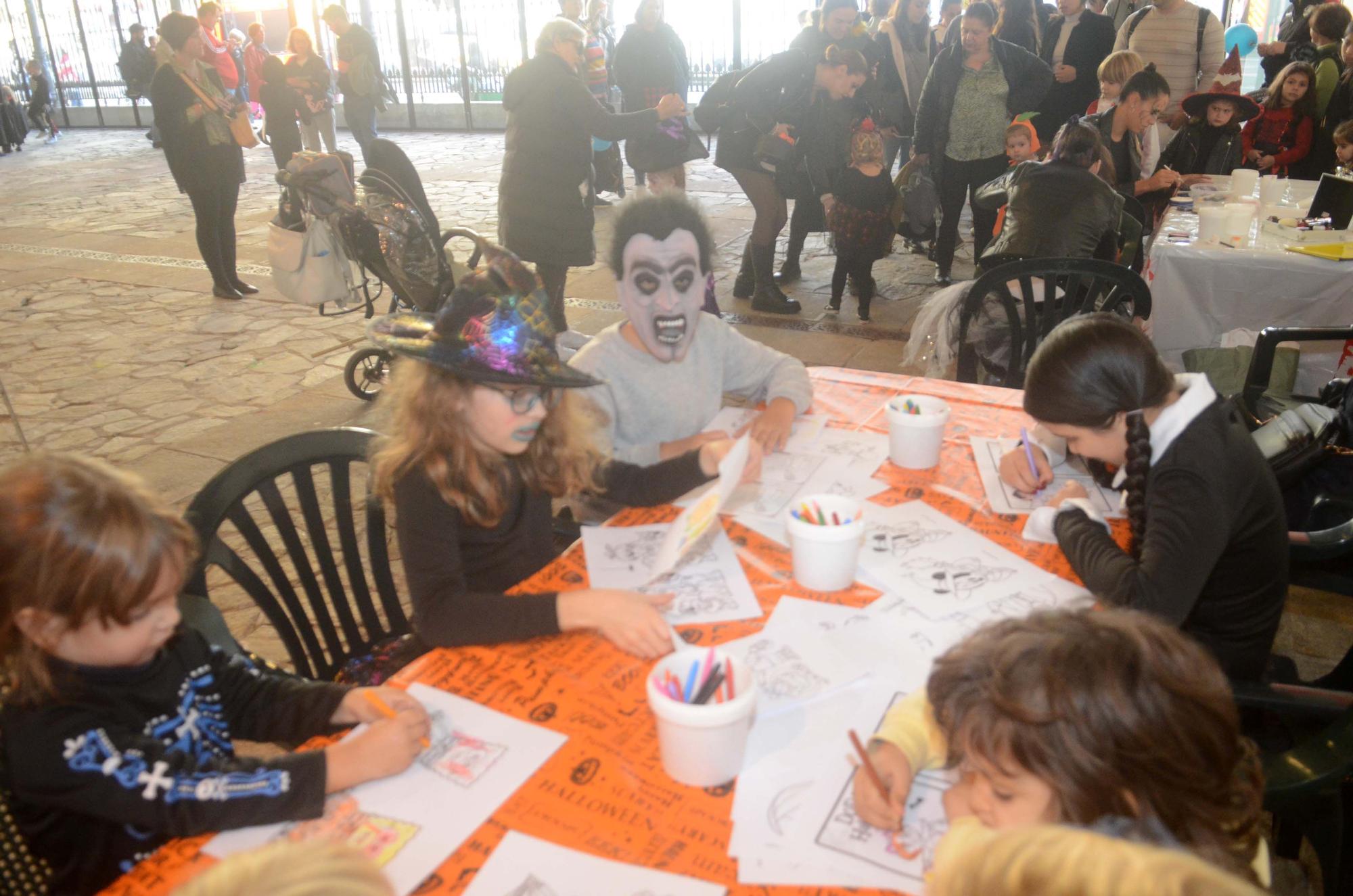Halloween en Galicia: Los niños de Vilagarcía celebran el Samaín más musical