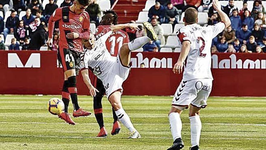 Leo SuÃ¡rez se estrenÃ³ ayer en Albacete como titular.