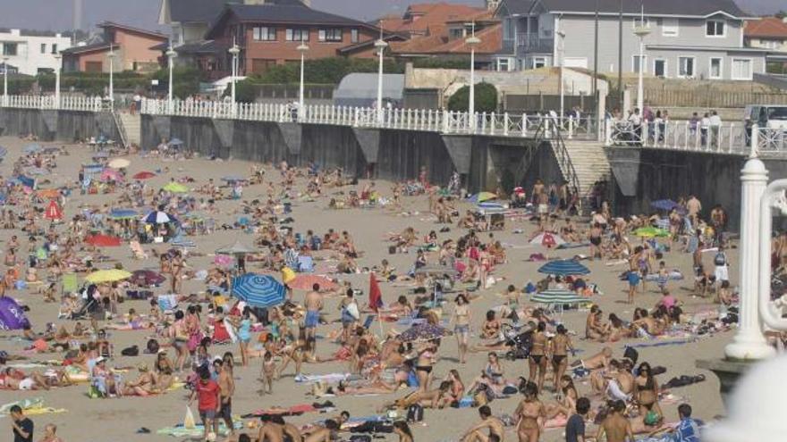 La playa de Salinas el pasado mes de agosto.