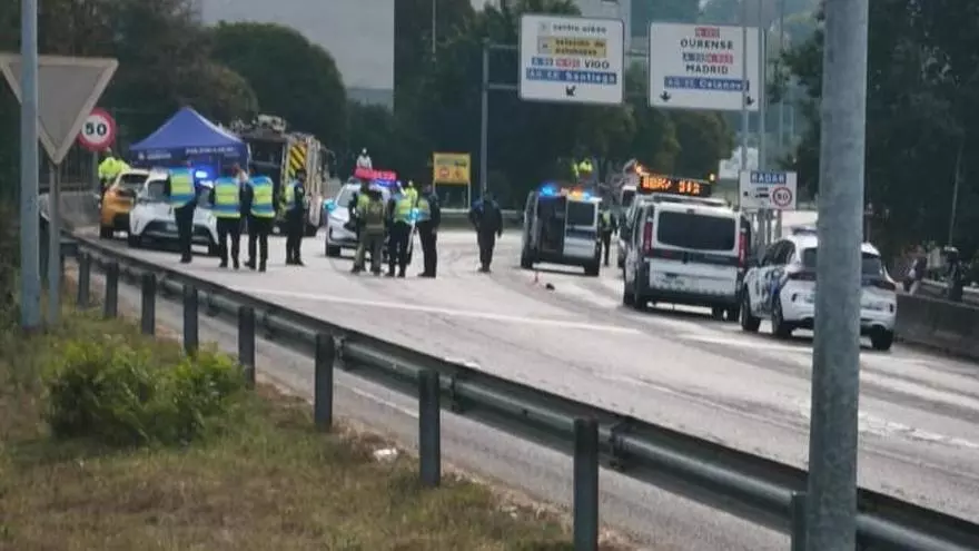 Un motorista muere al colisionar contra un guardarraíl en Ourense