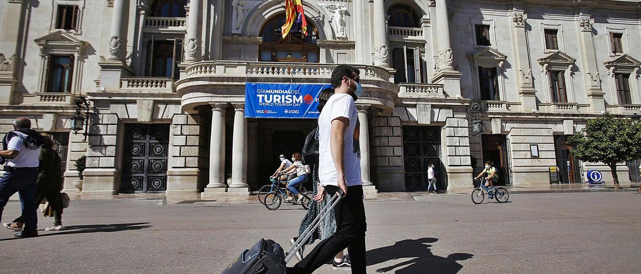 La pandemia destruye 24.000 empleos en el sector turístico de la C.  Valenciana - Levante-EMV