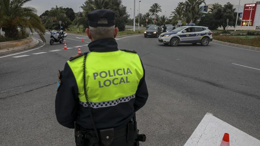 El PSOE denuncia que Alicante se queda a partir del 1 de enero sin 42 policías interinos