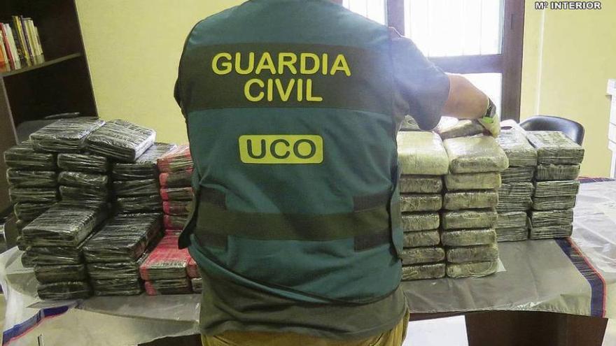 El alijo de cocaína del &#039;Elcano&#039; se halló al tercer registro con perros adiestrados