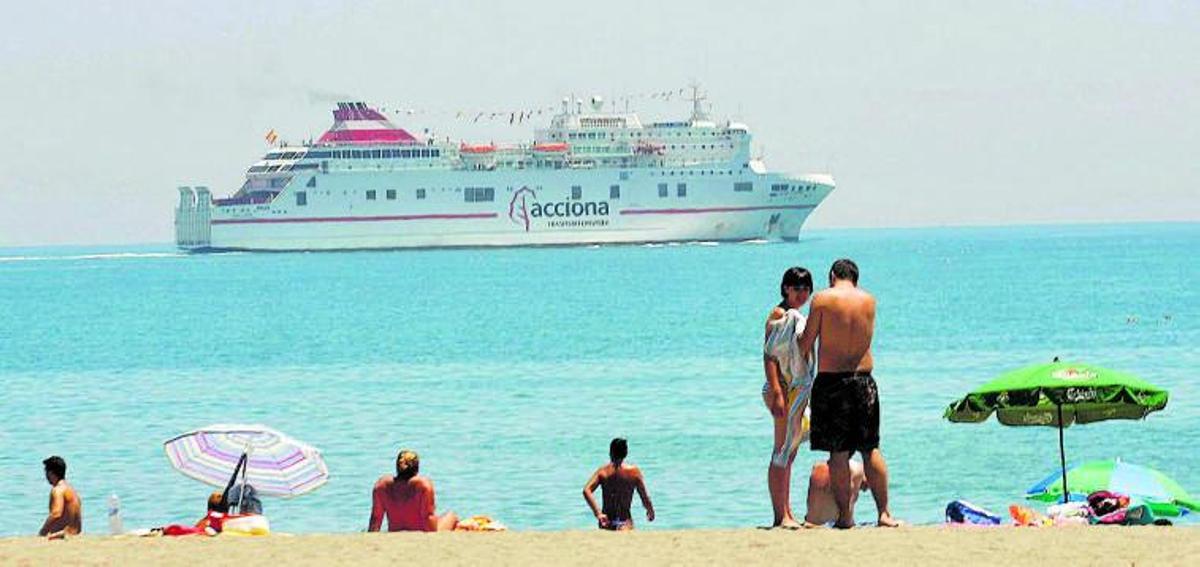 Una medusa en la playa de la Misericordia. | ÁLEX ZEA