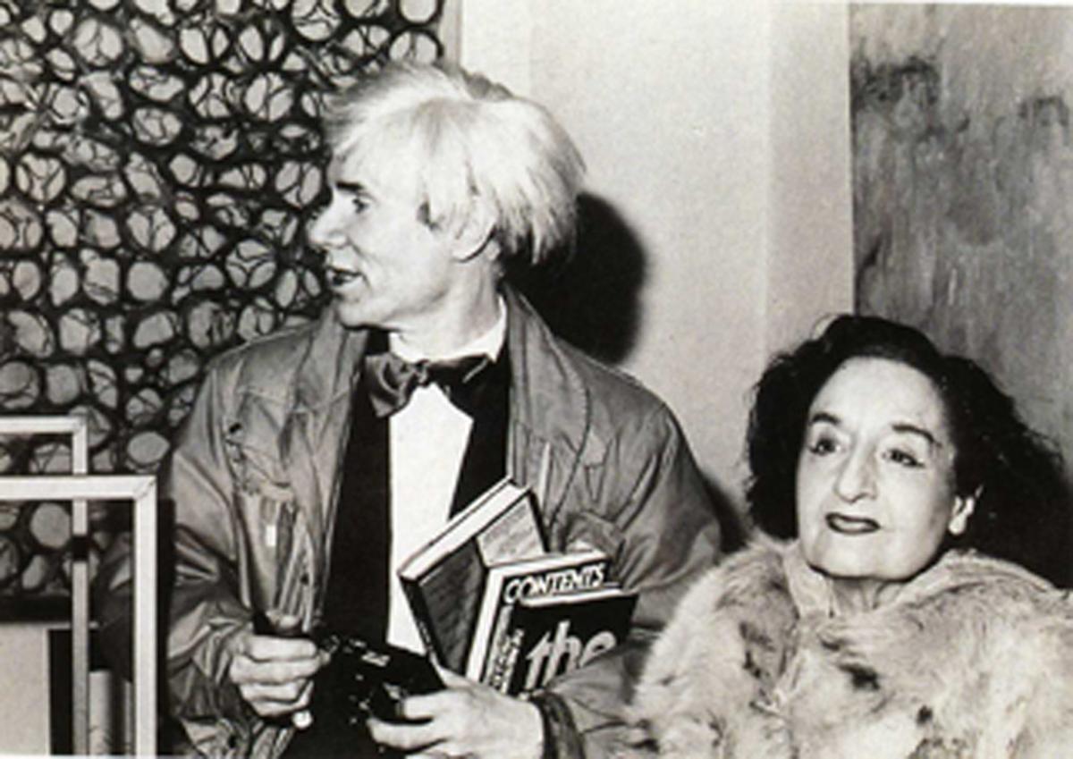 Maruja Mallo, junto a Andy Warhol.
