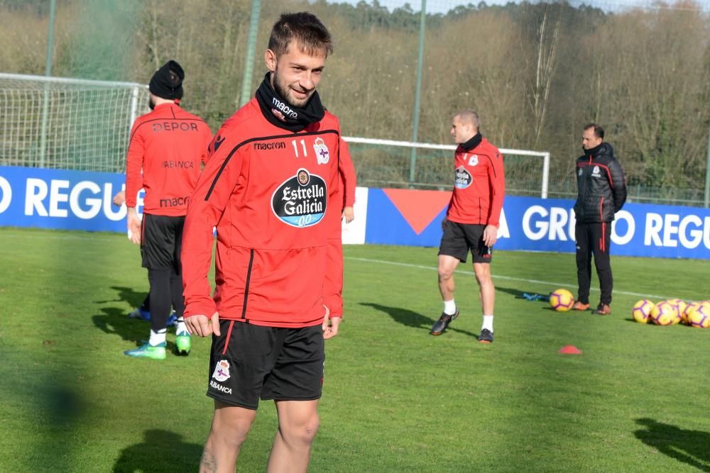 La plantilla refuerza las acciones a balón parado a 48 horas de su visita a Granada.