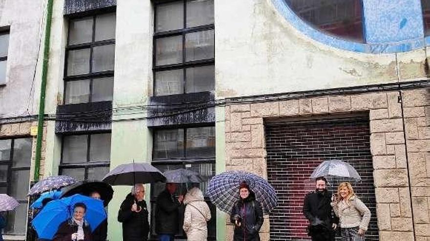 Representantes de Marapico y de Ciudadanos, ayer, en Villalegre.