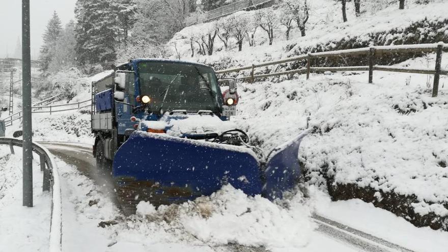 Una màquina llevaneus en el Pirineu gironí.