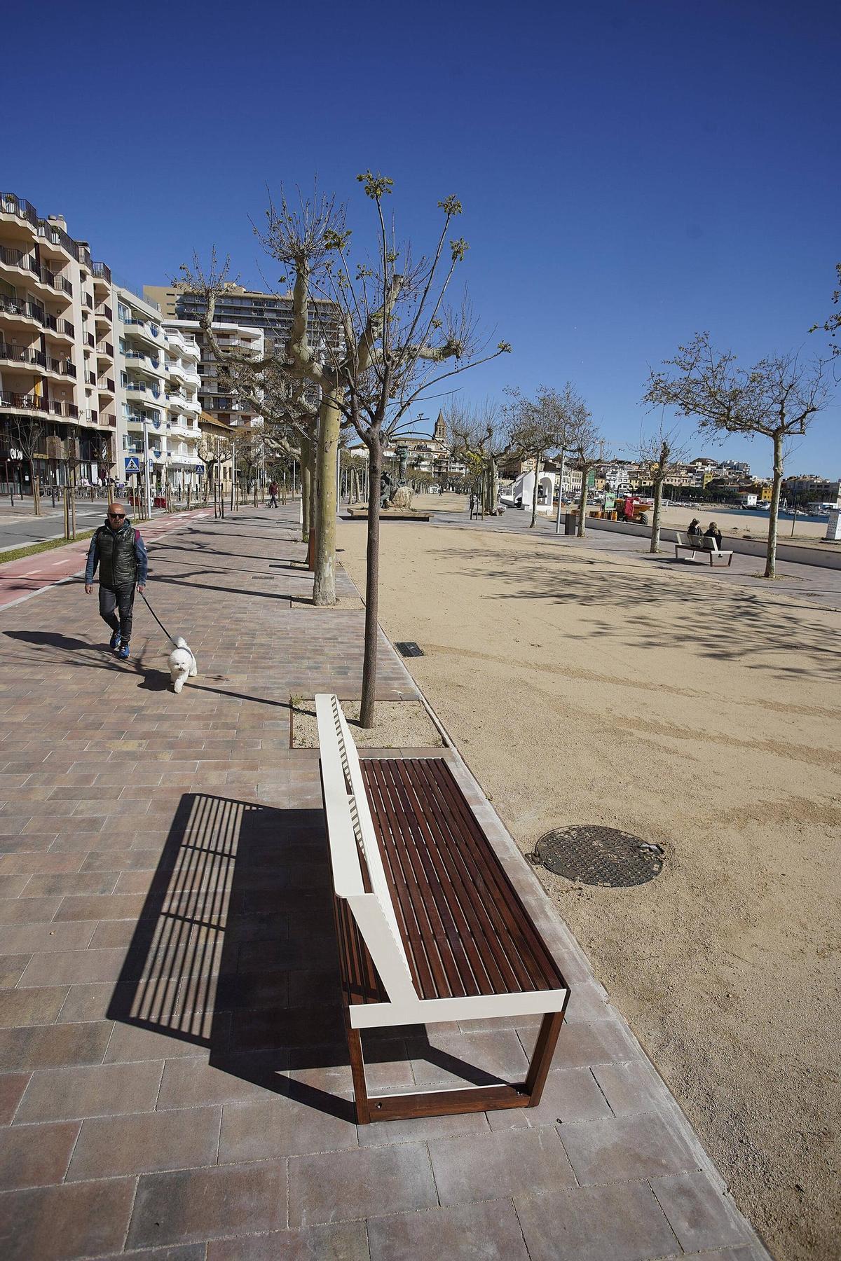 Palamós estrena el nou passeig del Mar: setze mesos d’obres i una inversió de 6,6 milions Palamós estrena el nou passeig del Mar: setze mesos d’obres i una inversió de 6,6 milions