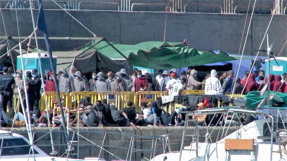 Campamento de emergencia de inmigrantes en el Muelle de Arguineguín en una fotografía de archivo.