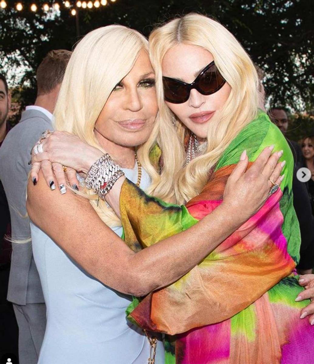 Donatella Versace y Madonna, abrazadas y unidas por Britney