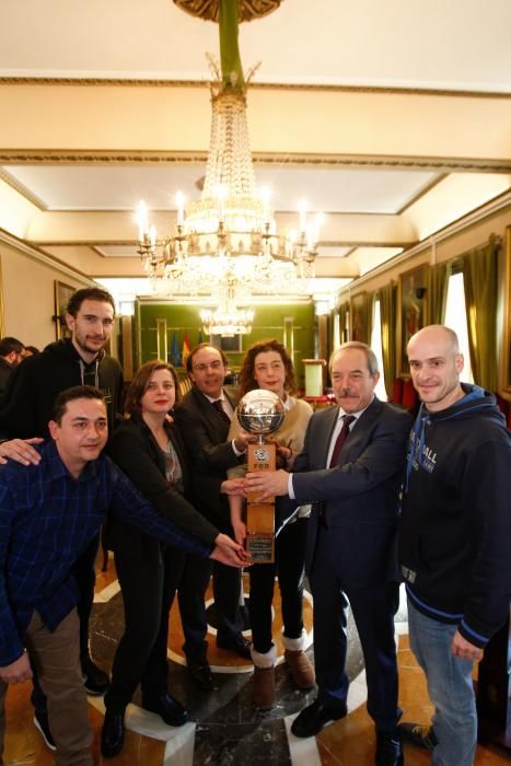 Recepción al Unión Financiera Oviedo en el Ayuntamiento tras ganar la Copa.