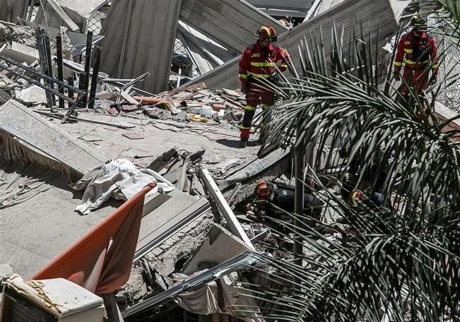 Derrumbe de un edificio de viviendas en Los Cristianos