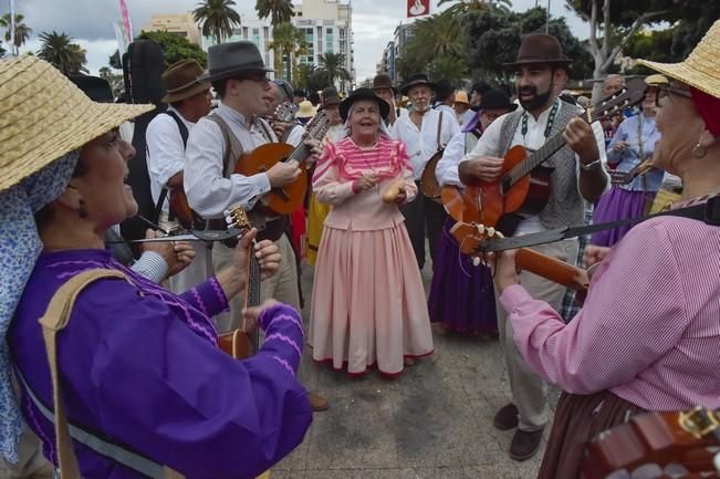 Romería de la Naval, desde el parque Santa ...