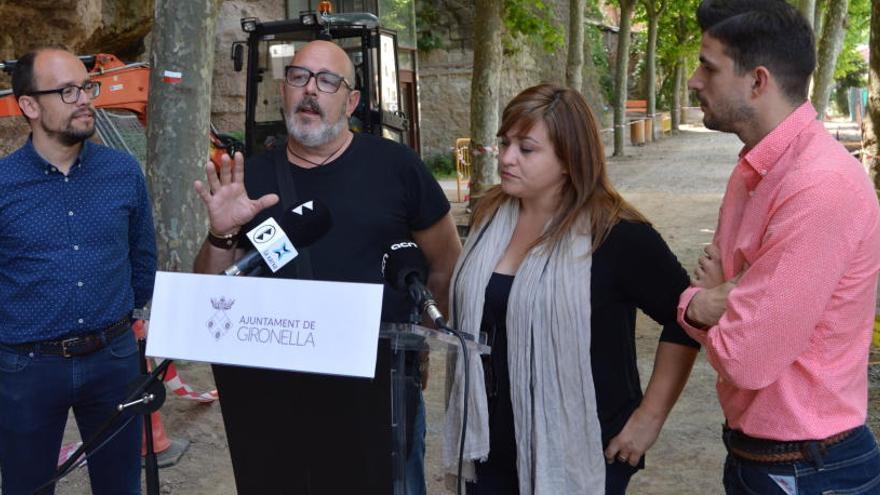 Per l&#039;esquerra David Font, Xavier Tristany, Emma Costa i Lluís Vall a la presentació del festival Cal Metre Reviu!