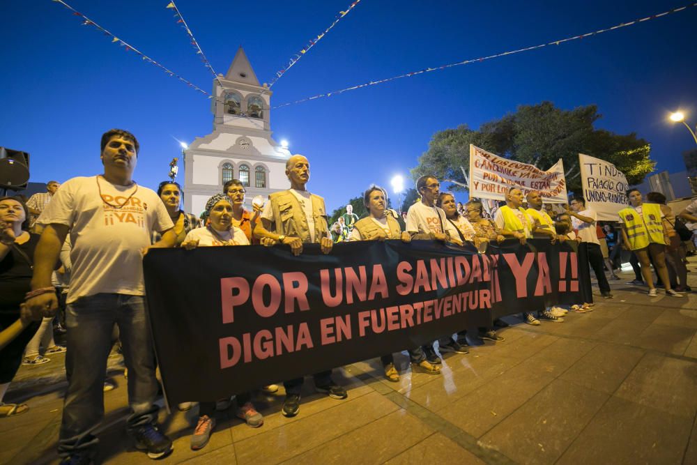 FUERTEVENTURA - MANIFESTACION POR UNA SANIDAD DIGNA EN FUERTEVENTURA - 23-09-16