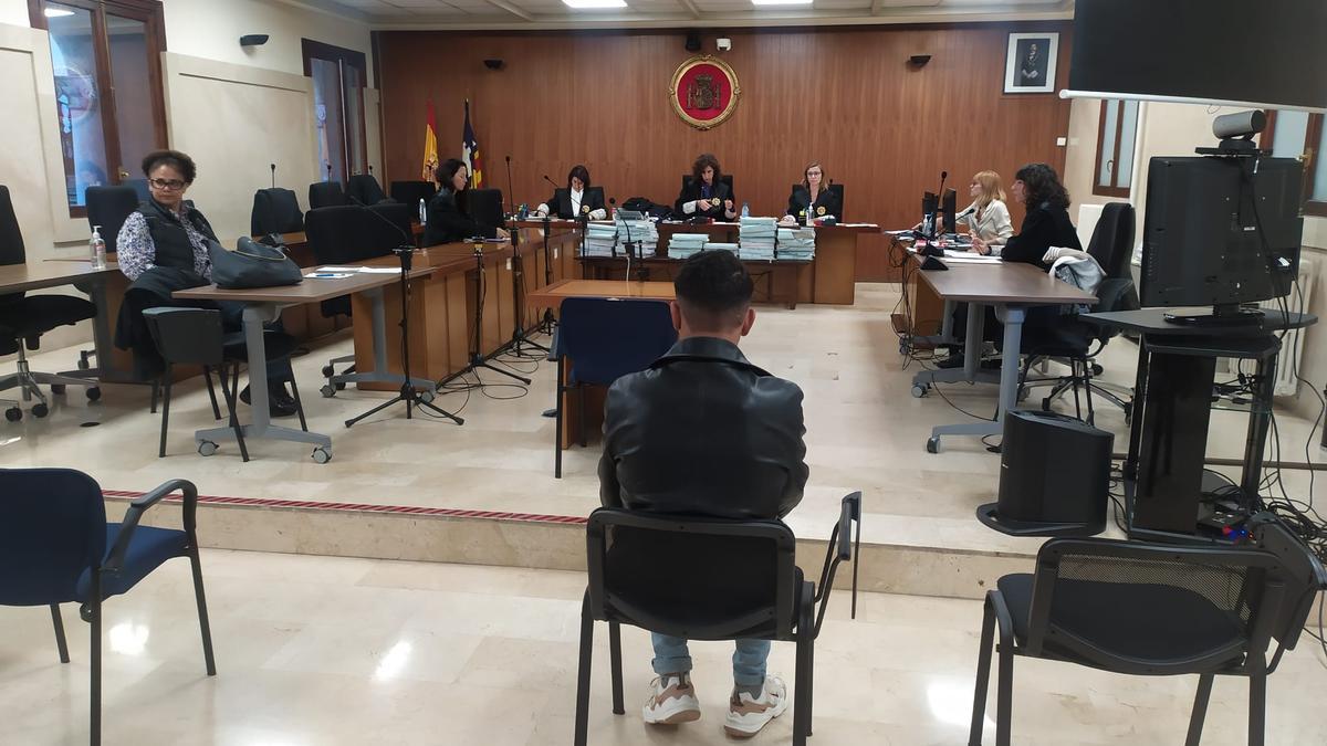 El acusado, en la vista celebrada hoy en la Audiencia.