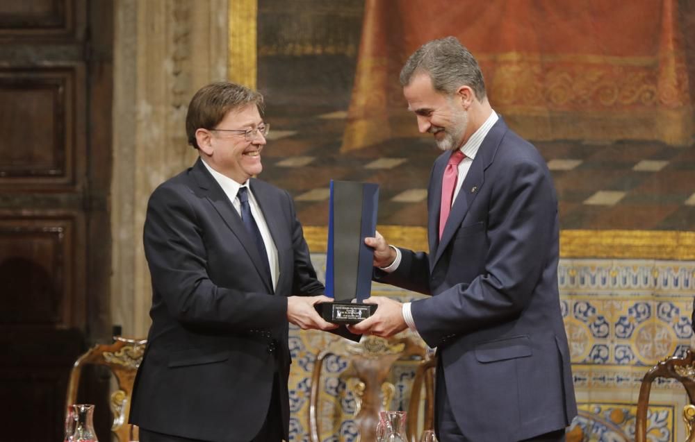 Entrega a Felipe VI del Premio Convivencia Manuel Broseta