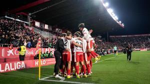 Resumen, goles y highlights del Girona 2 - 1 FC Barcelona de la jornada 24 de LaLiga EA Sports