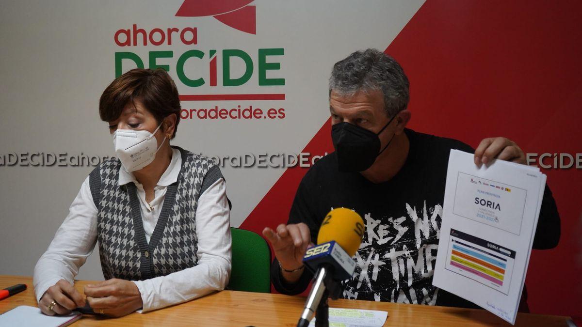 Conchi Trufero junto a Manuel Fuentes en la rueda de prensa del martes.