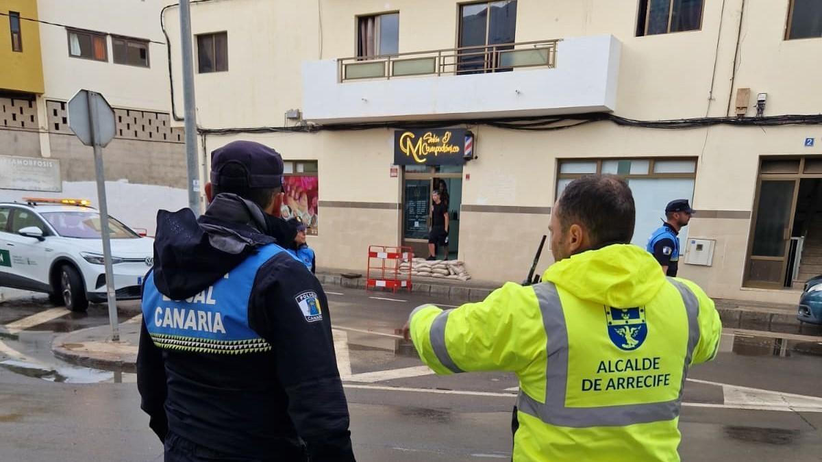 Lanzarote cancela actividades y cierra instalaciones municipales por la borrasca Therese