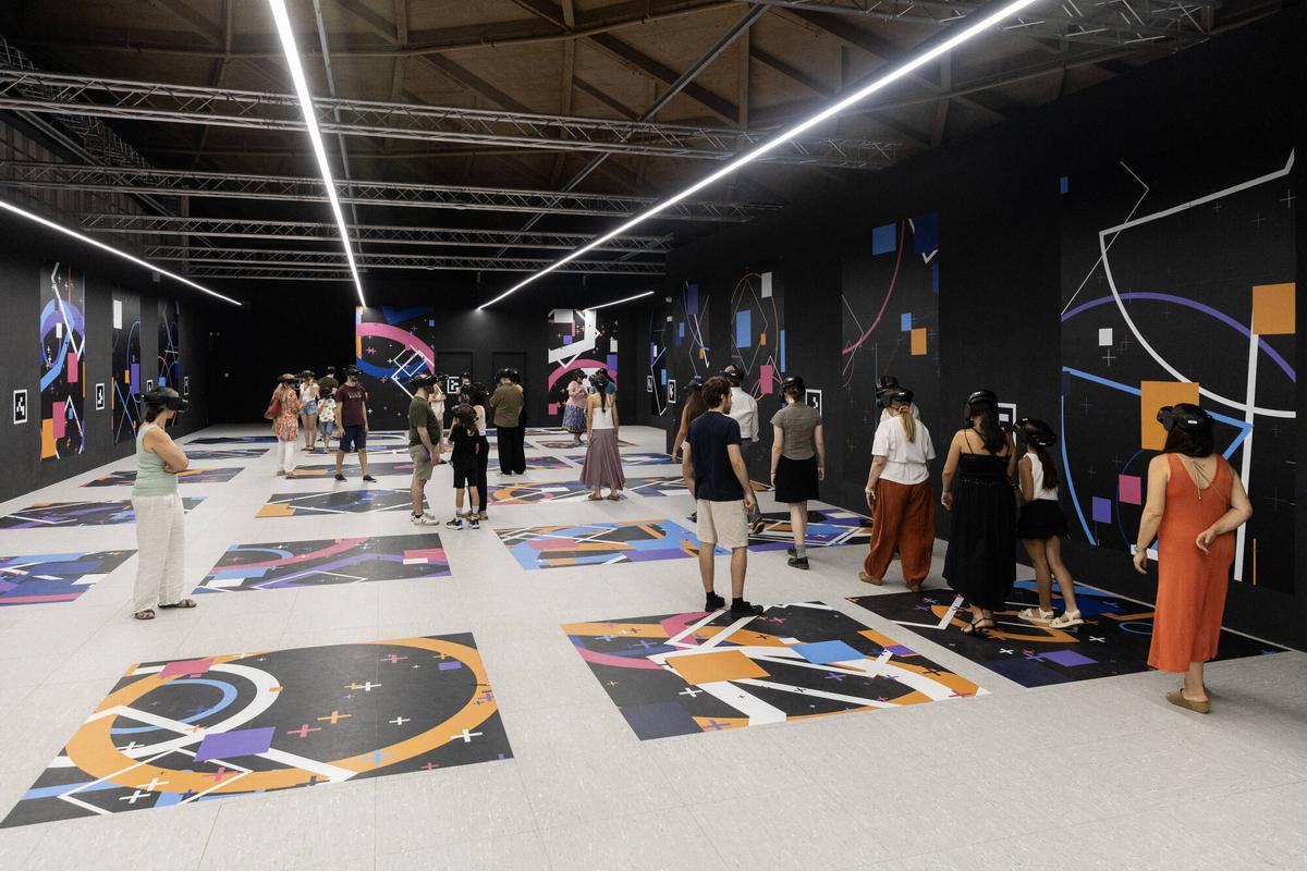 Experiencia inmersiva en realidad virtual Space Explorers: THE ISS EXPERIENCE en el espacio Eclipso de la cúpula del centro comercial Las Arenas de Barcelona.